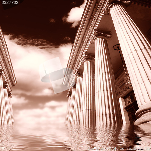 Image of Greek pillars