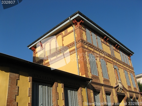 Image of old provence building