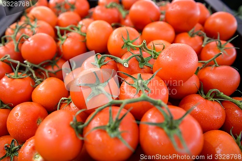 Image of red tomatoes