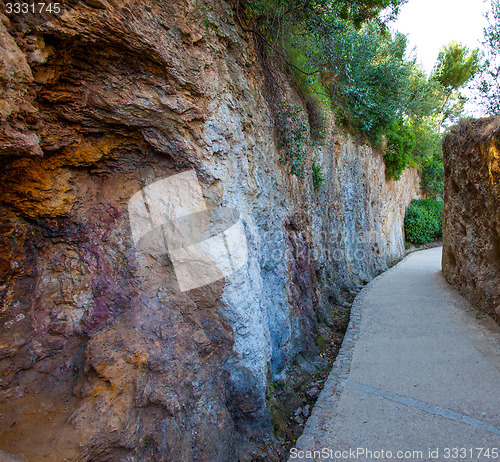 Image of paths among the rocks