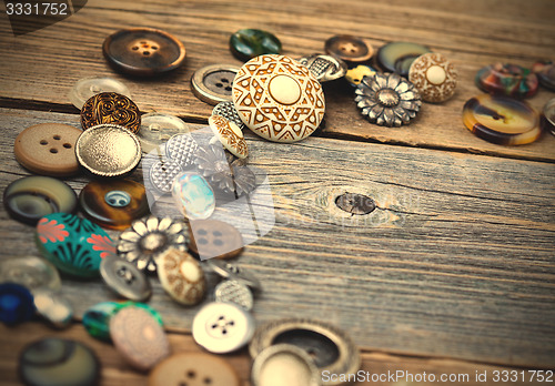 Image of placer of old buttons