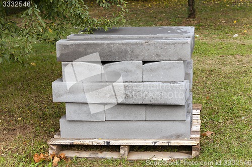 Image of paving slabs on a pallet  