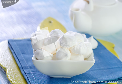 Image of meringue shells