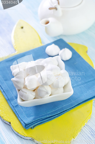 Image of meringue shells