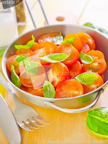 Image of tomato with basil