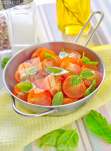 Image of tomato with basil