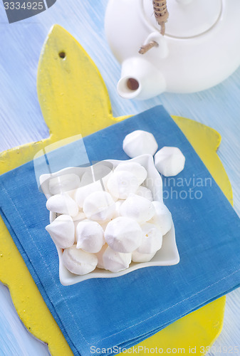 Image of meringue shells