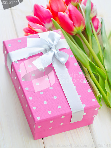 Image of box for present