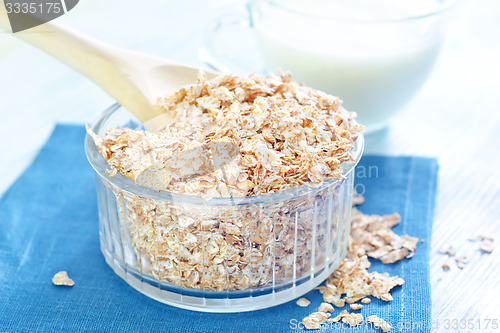 Image of oat flakes with berries