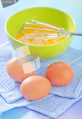 Image of raw eggs