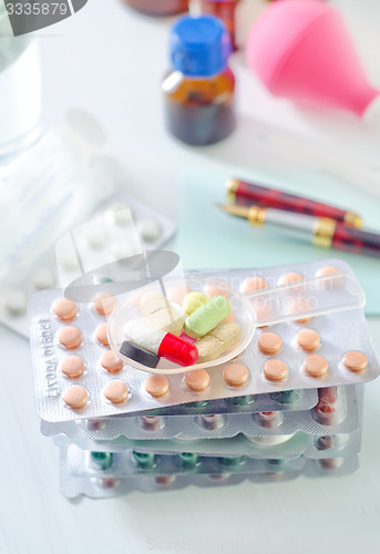 Image of tablets and capsules