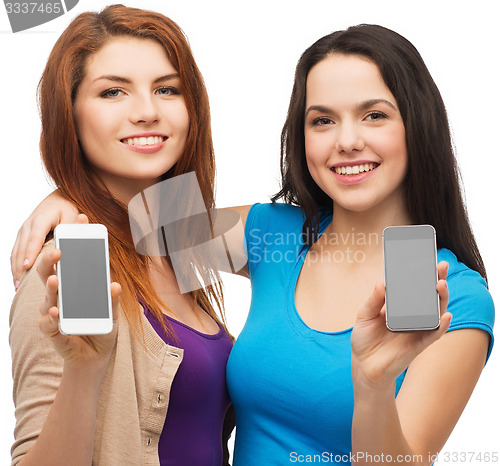Image of students showing blank smartphones screens
