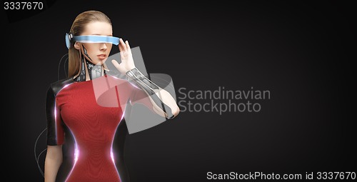 Image of woman with futuristic glasses and sensors
