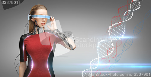 Image of woman with futuristic glasses and sensors