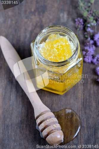 Image of honeycomb and honey