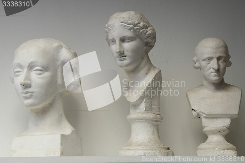 Image of cast heads