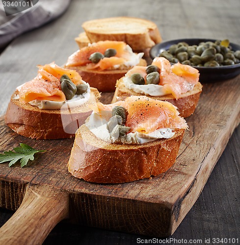 Image of toasted bread with cream cheese and salmon
