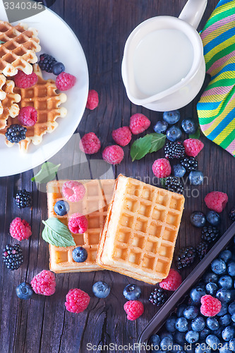 Image of wafels with berry