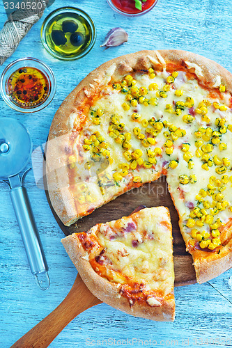 Image of fresh pizza
