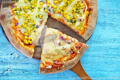 Image of fresh pizza