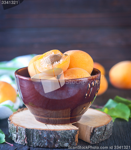 Image of apricot in bowl 