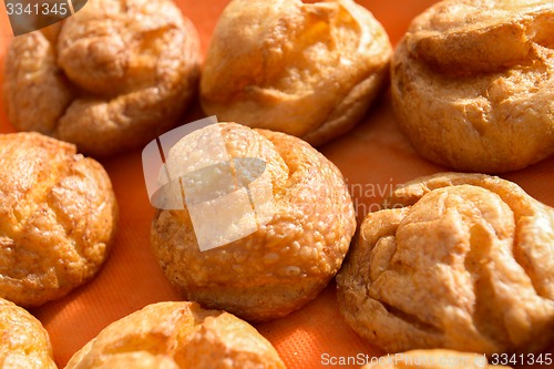 Image of cream puffs aka profiterole 