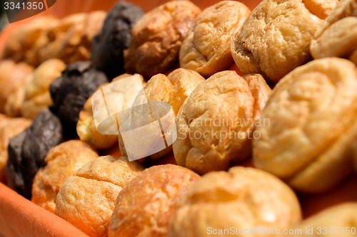 Image of cream puffs aka profiterole 