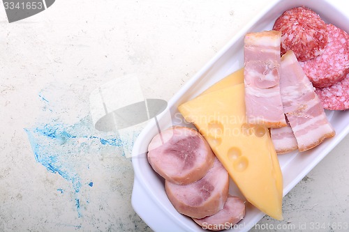 Image of Pepperoni Salami and cheese on a cutting board