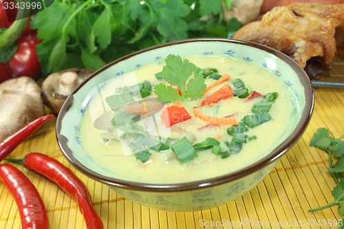 Image of Curry soup with chicken and ginger
