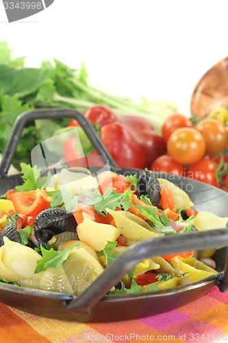 Image of freshly cooked Pasta pan with bell pepper