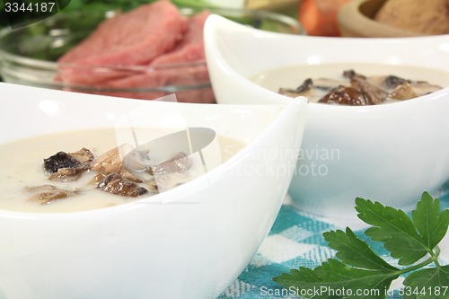 Image of Veal cream soup with parsley