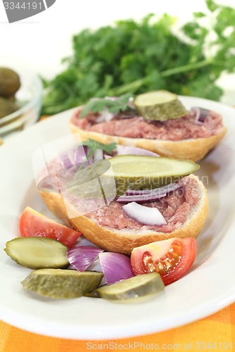 Image of chopped bread with pickles