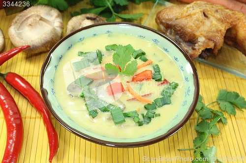 Image of Curry soup with chicken