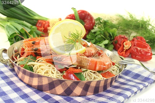 Image of Shrimp with mie noodles and coriander