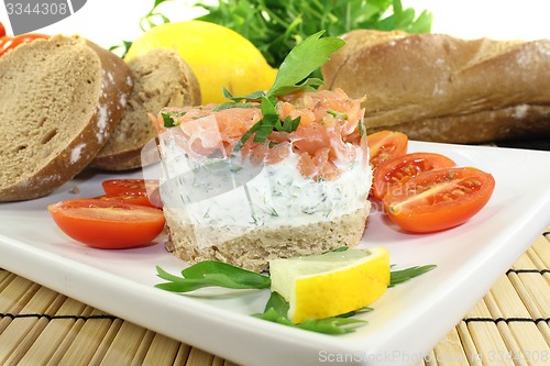 Image of salmon tartare with parsley