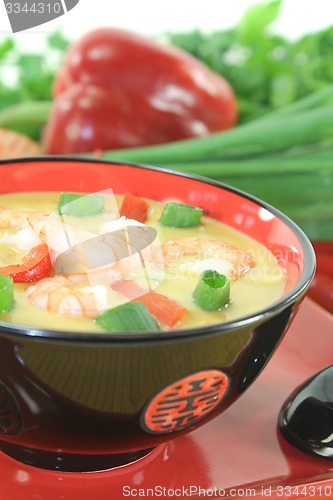 Image of Curry soup with shrimp and chili