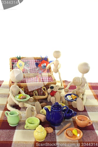 Image of picnic with kite