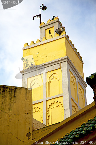 Image of  muslim   in   mosque  the history     sky