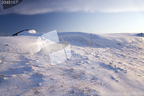 Image of snow-covered field  