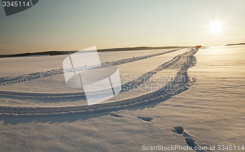 Image of the road to a field  