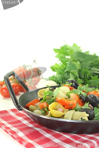 Image of Pasta pan with bell pepper