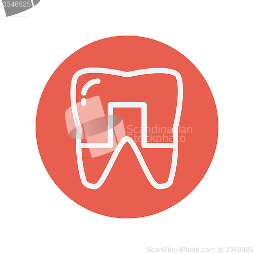 Image of Crowned tooth thin line icon