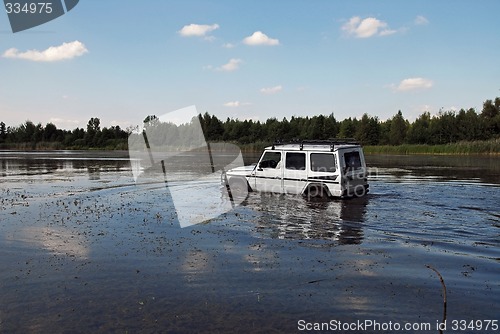 Image of 4x4 in the water