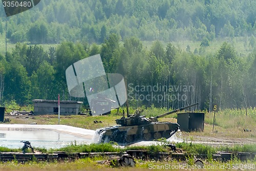 Image of Tank T-80 after water obstacle