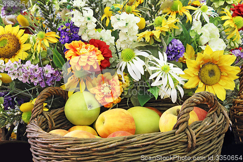 Image of Apples and flowers