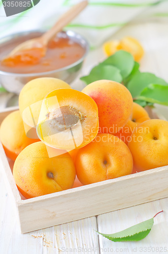 Image of apricots