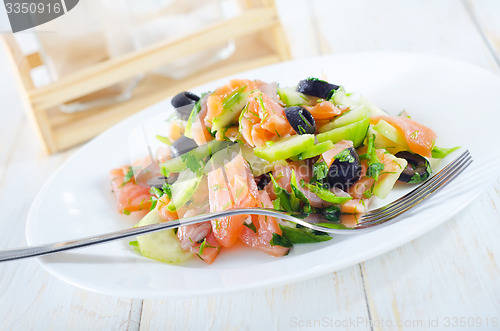 Image of salad with salmon