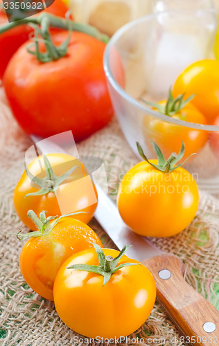 Image of Yellow tomato