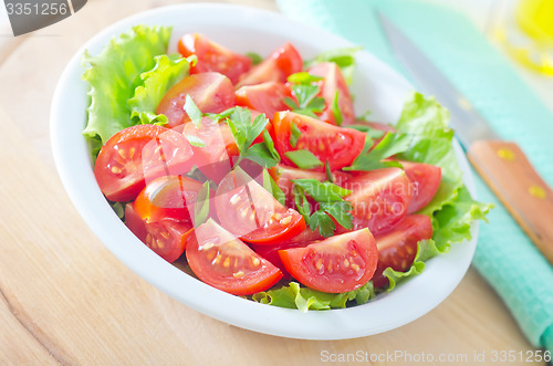 Image of salad with tomato