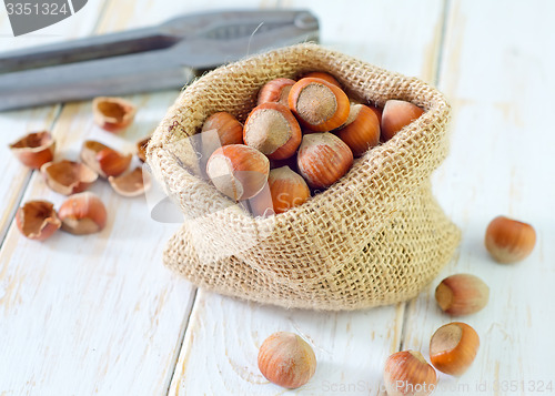 Image of hazelnuts